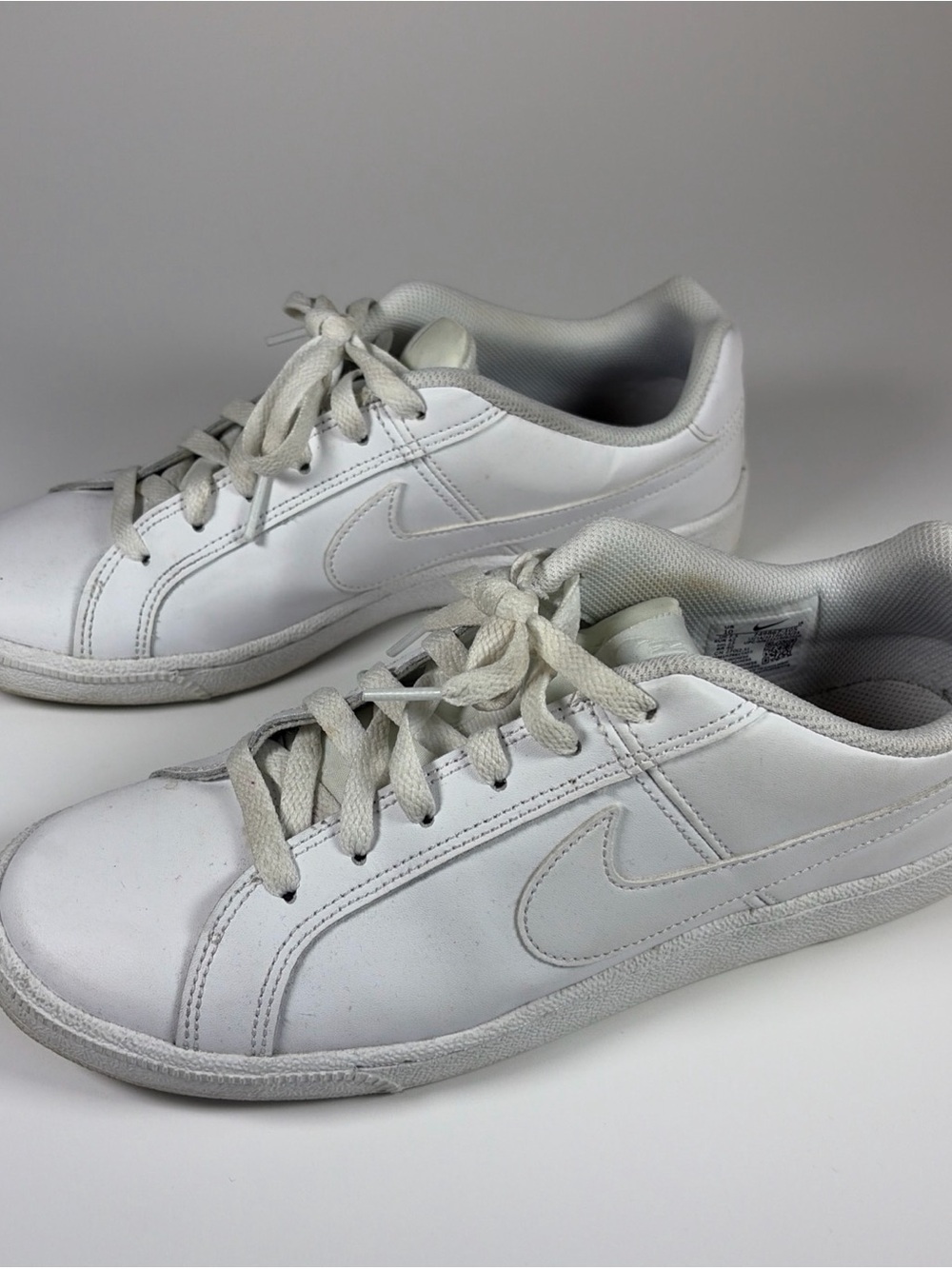 Nike Court Royale Women’s Size 10 Triple White Athletic Leather Shoes Sneakers